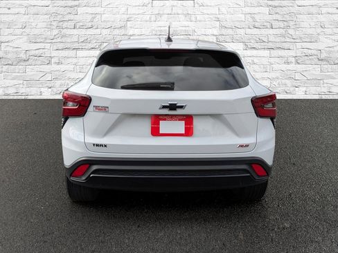 Used 2024 Chevrolet Trax RS image 8