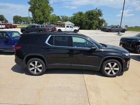 Used 2023 Chevrolet Traverse LT w/ LT Premium Package AWD/4WD image 9