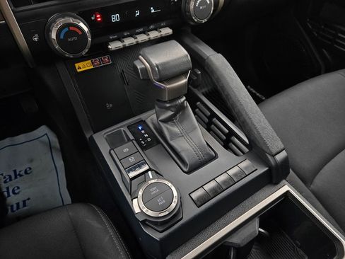 Used 2024 Toyota Tacoma SR5 AWD/4WD image 25