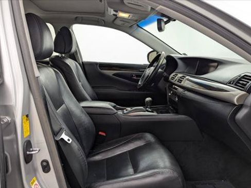 Used 2014 Lexus LS 460 w/ Comfort Package RWD image 21