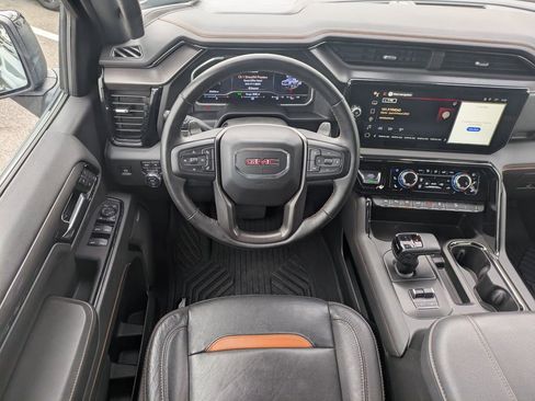 Used 2024 GMC Sierra 1500 AT4 w/ AT4 Premium Package AWD/4WD image 16