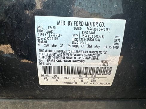 Used 2021 Ford Explorer XLT w/ Equipment Group 202A AWD/4WD image 9