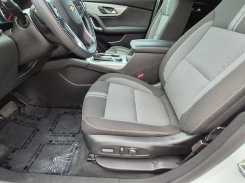 Used 2025 Chevrolet Blazer LT FWD image 23