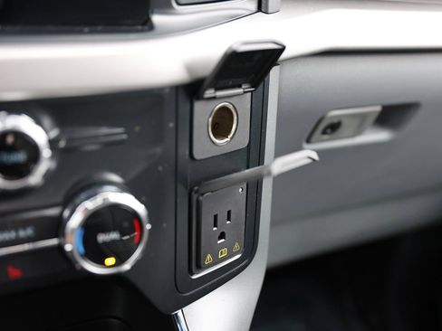 Certified 2022 Ford F150 XLT w/ Equipment Group 302A High image 30