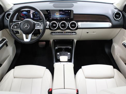 Used 2022 Mercedes-Benz GLB 250 image 30
