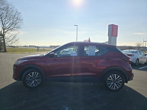 Used 2024 Nissan Kicks SV image 10