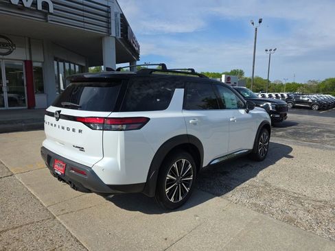 New 2026 Nissan Pathfinder Platinum AWD/4WD image 4