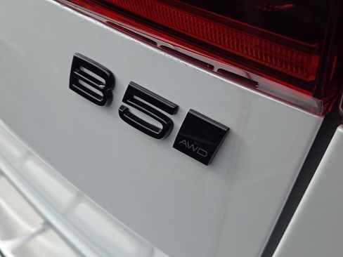 New 2026 Volvo XC60 B5 Ultra w/ Protection Package Premier image 6