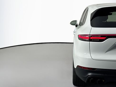 Used 2023 Porsche Cayenne Platinum Edition image 14