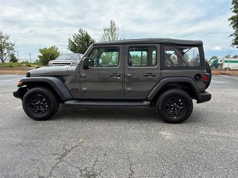 Used 2022 Jeep Wrangler Unlimited Sport AWD/4WD image 6