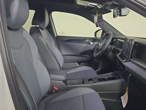 New 2026 Volkswagen Tiguan SE R-Line AWD/4WD image 17