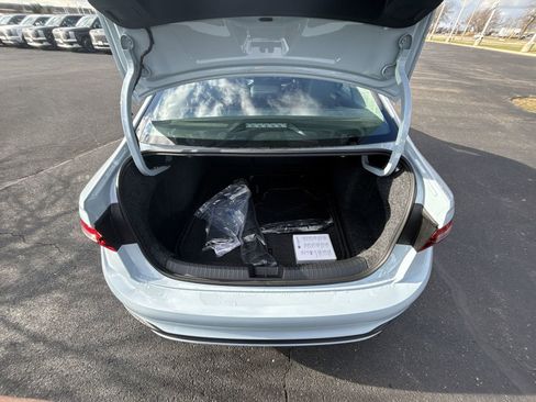 New 2026 Volkswagen Jetta SE FWD image 23