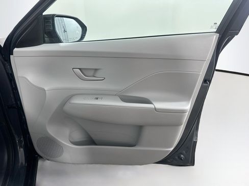 Used 2025 Hyundai Kona SEL AWD/4WD image 30