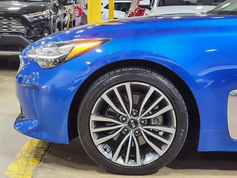 Used 2019 Kia Stinger Premium RWD image 5