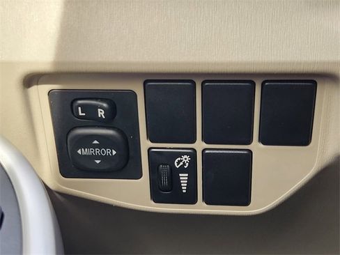 Used 2013 Toyota Prius Two image 28