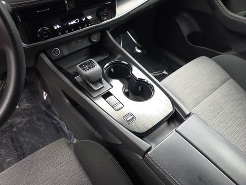 Used 2021 Nissan Rogue SV FWD image 22