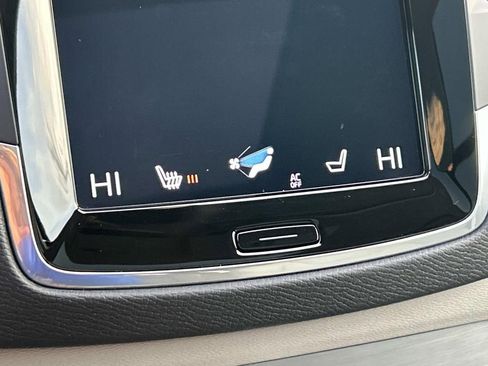 Used 2021 Volvo XC90 T5 Momentum image 32