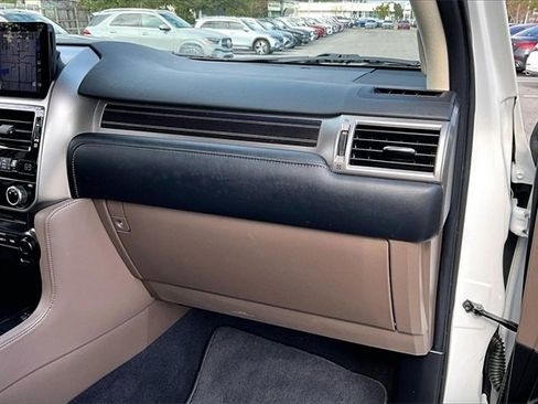 Used 2022 Lexus GX 460 Premium image 23