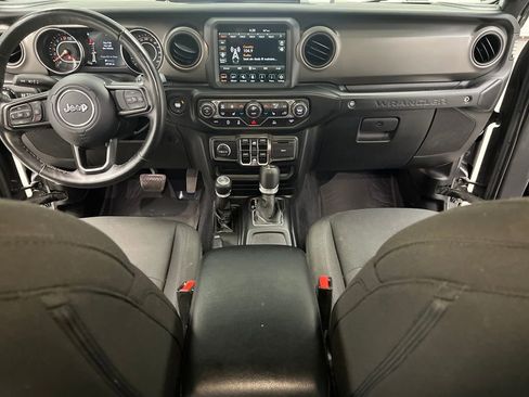 Used 2022 Jeep Wrangler Unlimited Sport image 34