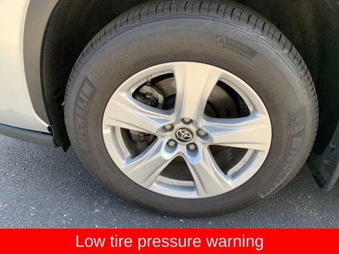 Certified 2025 Toyota Highlander LE AWD/4WD image 10