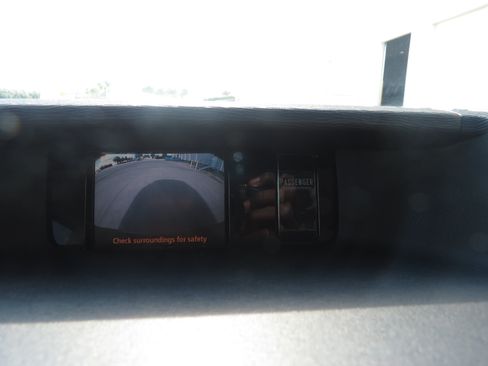 Used 2011 Toyota Sienna XLE FWD image 20