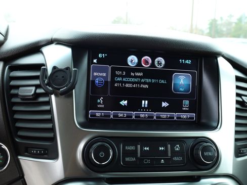 Used 2015 Chevrolet Suburban LTZ image 30