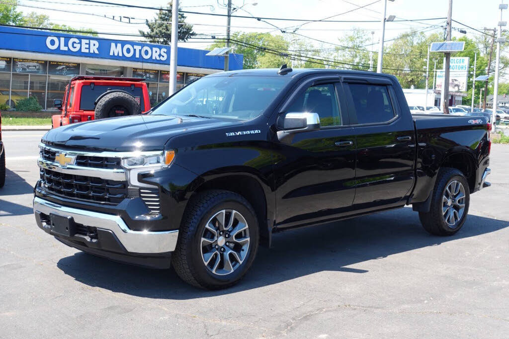 Used 2023 Chevrolet Silverado 1500 LT AWD/4WD image 2