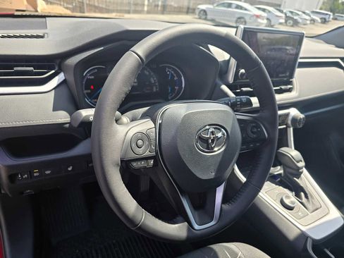 Used 2025 Toyota RAV4 XLE w/ Convenience Package image 26
