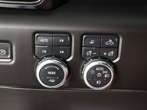 Used 2024 GMC Sierra 2500 AT4 w/ AT4 Premium Plus Package image 25