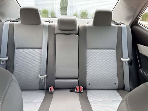 Used 2017 Toyota Corolla LE w/ Carpet Mat Package (TMS) FWD image 29