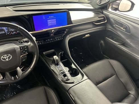 Used 2025 Toyota Crown Signia image 22
