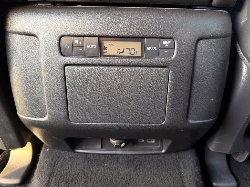 Used 2024 Nissan Armada SV RWD image 12