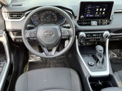 Used 2024 Toyota RAV4 LE AWD/4WD image 12