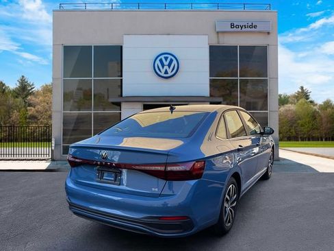 Used 2025 Volkswagen Jetta SE FWD image 7