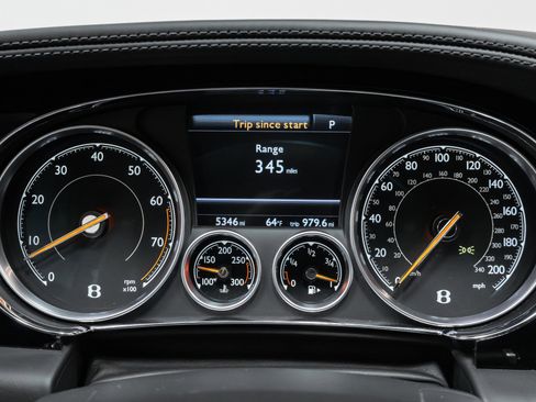 Used 2017 Bentley Continental GT image 9