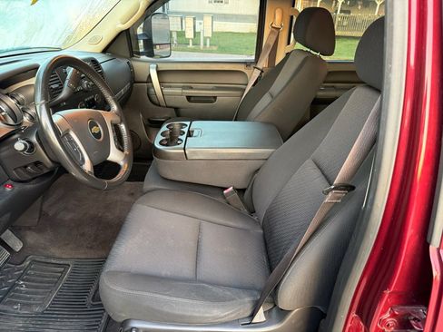 Used 2014 Chevrolet Silverado 2500 LT w/ Custom Sport Truck Package AWD/4WD image 27