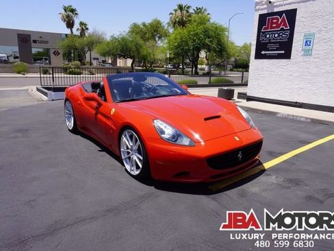 Used 2014 Ferrari California RWD image 29