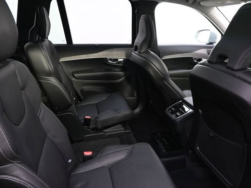 Used 2024 Volvo XC90 B6 Ultimate w/ Protection Package Premier image 18