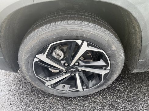 Used 2023 Chevrolet TrailBlazer RS w/ Sun and Liftgate Package image 12