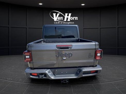 New 2025 Jeep Gladiator Willys image 13