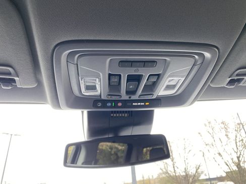 Used 2025 GMC Sierra 2500 SLT image 33