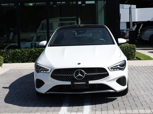 Used 2025 Mercedes-Benz CLA 250 image 3