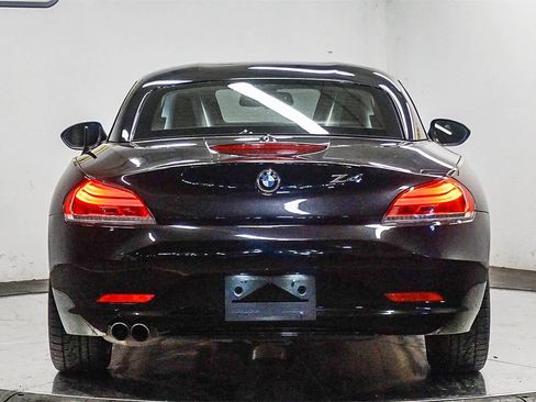 Used 2016 BMW Z4 sDrive28i w/ Technology Package image 3