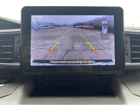 Used 2022 Ford Explorer XLT w/ Equipment Group 202A image 15