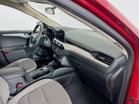 Used 2020 Ford Escape SE image 28