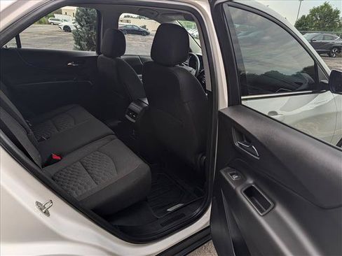 Used 2019 Chevrolet Equinox LT FWD image 15