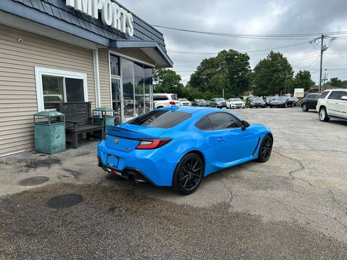 Used 2023 Toyota GR86 Premium w/ ALL Weather Mat Package (TMS) RWD image 4