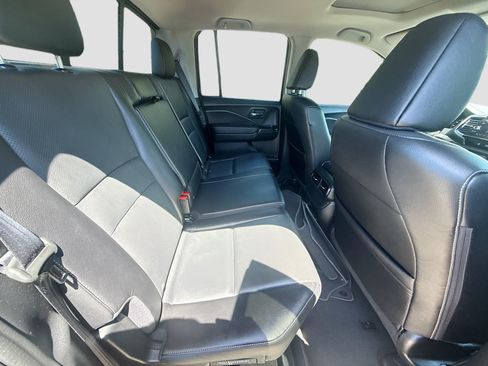 Certified 2025 Honda Ridgeline RTL image 28