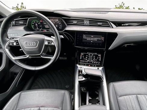 Used 2021 Audi e-tron Premium Plus w/ Premium Plus Package image 15