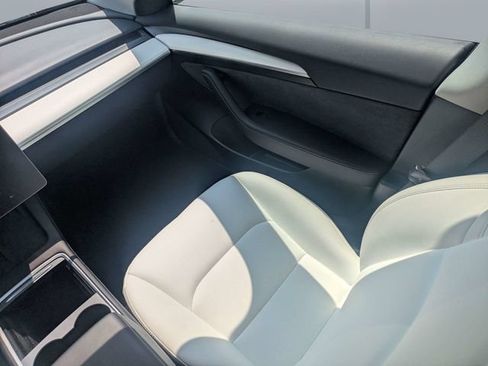 Used 2022 Tesla Model 3 RWD image 16
